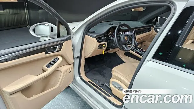 Porsche Macan 2022