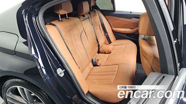 BMW 5 серии 2023
