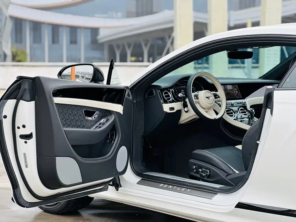 Bentley Continental 2023
