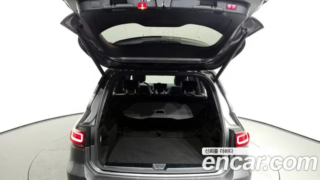 Mercedes-Benz GLB 2023