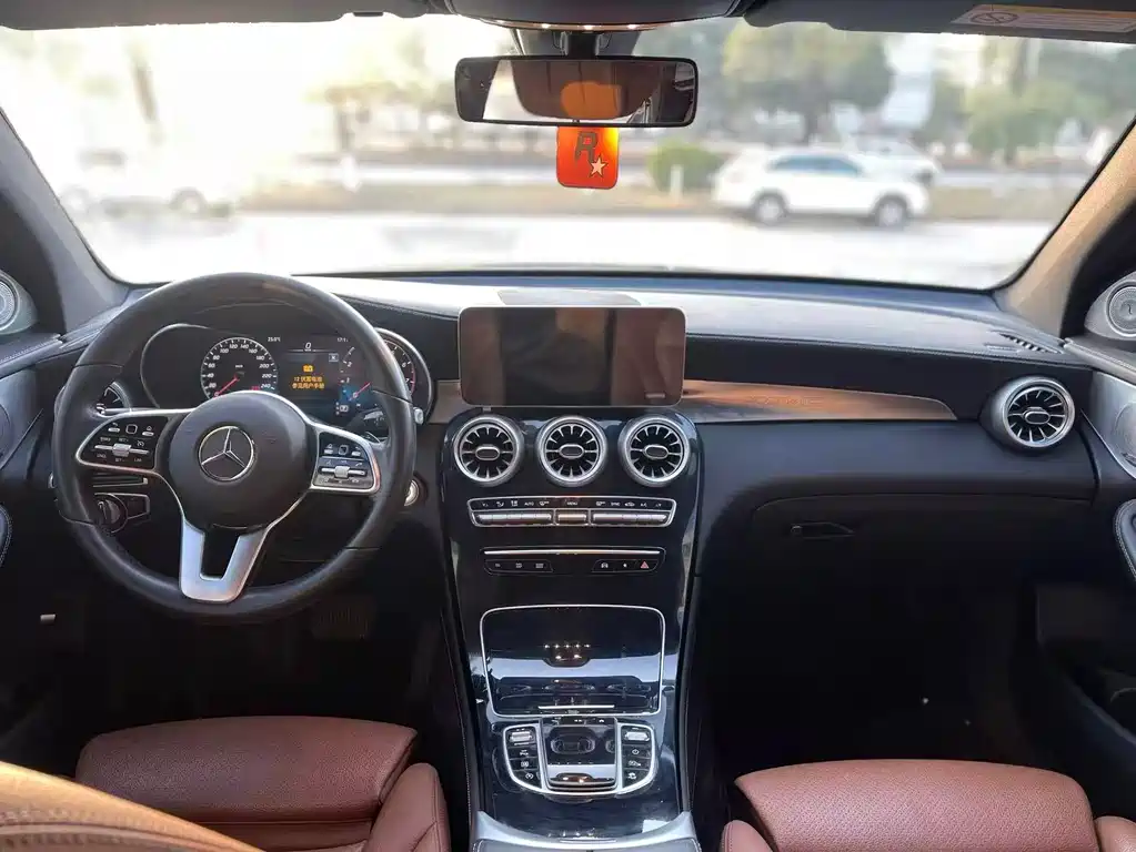 Mercedes-Benz GLC 2021