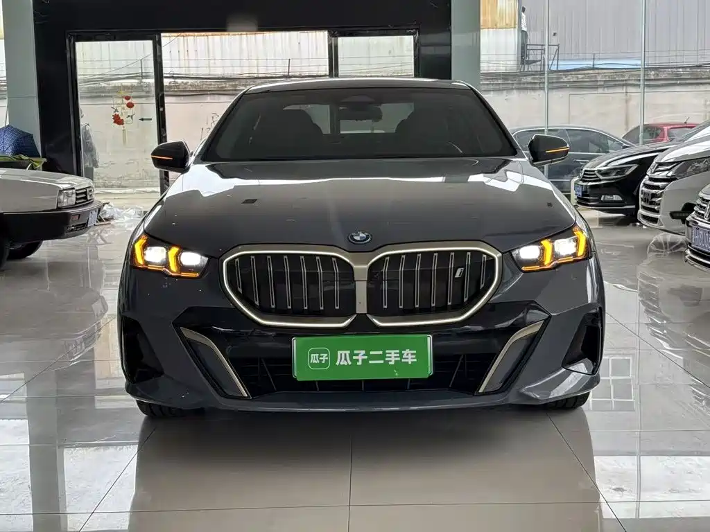 BMW i5 2024