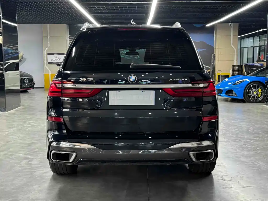 BMW X7 2021