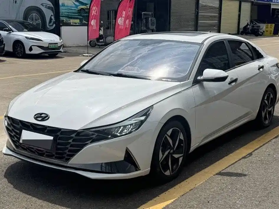 Hyundai Elantra 2023