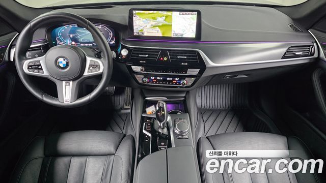 BMW 5 серии 2023