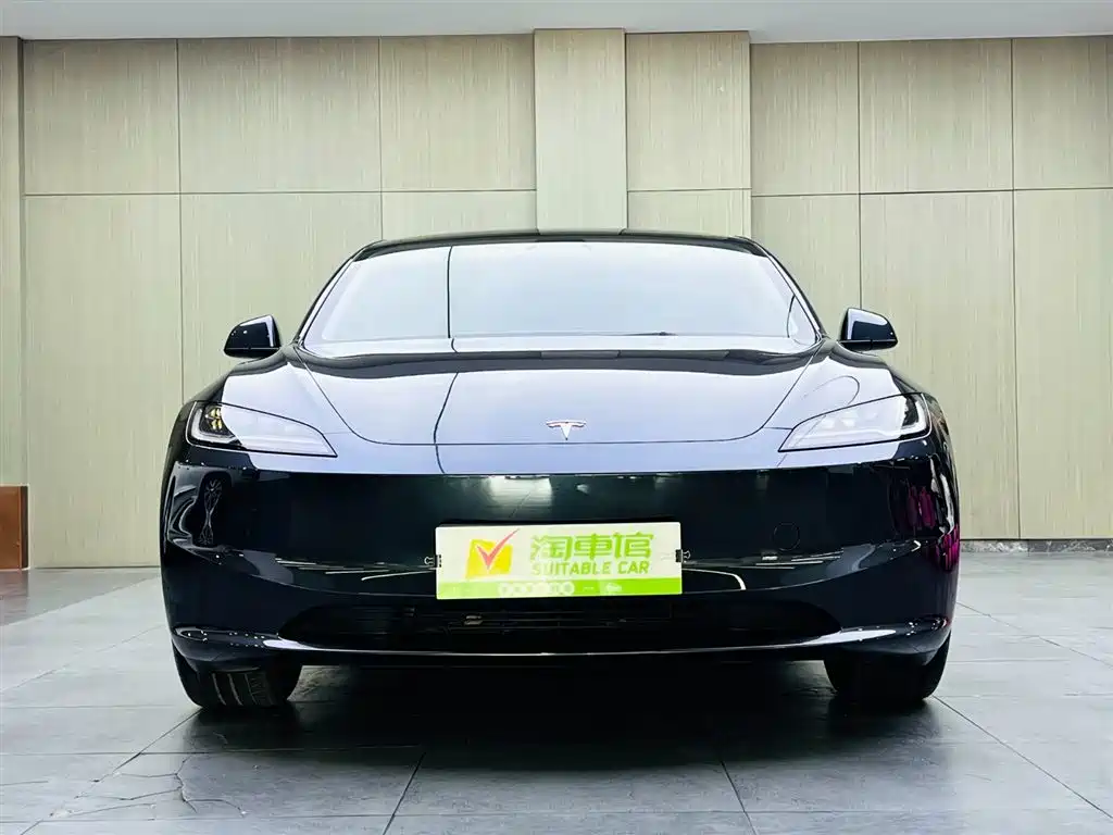 Tesla Model 3 2024