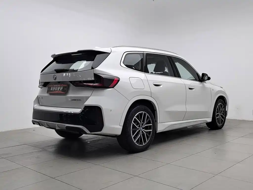 BMW iX1 2024