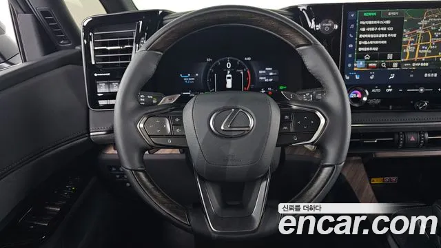 Lexus LM 2024