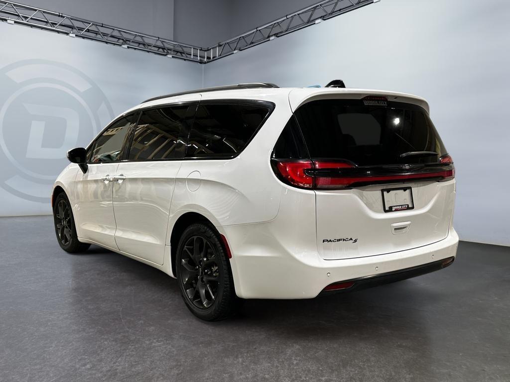 Chrysler Pacifica 2023
