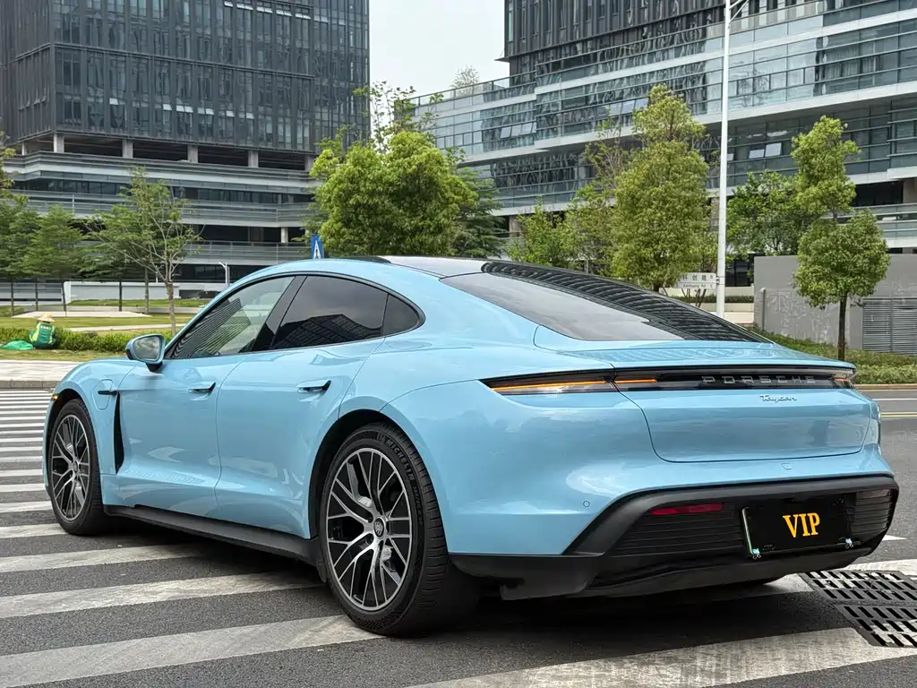 Porsche Taycan 2021