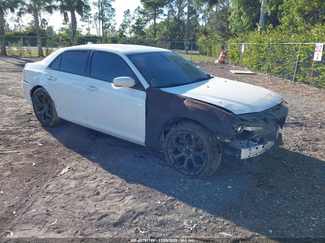Chrysler 300 2021