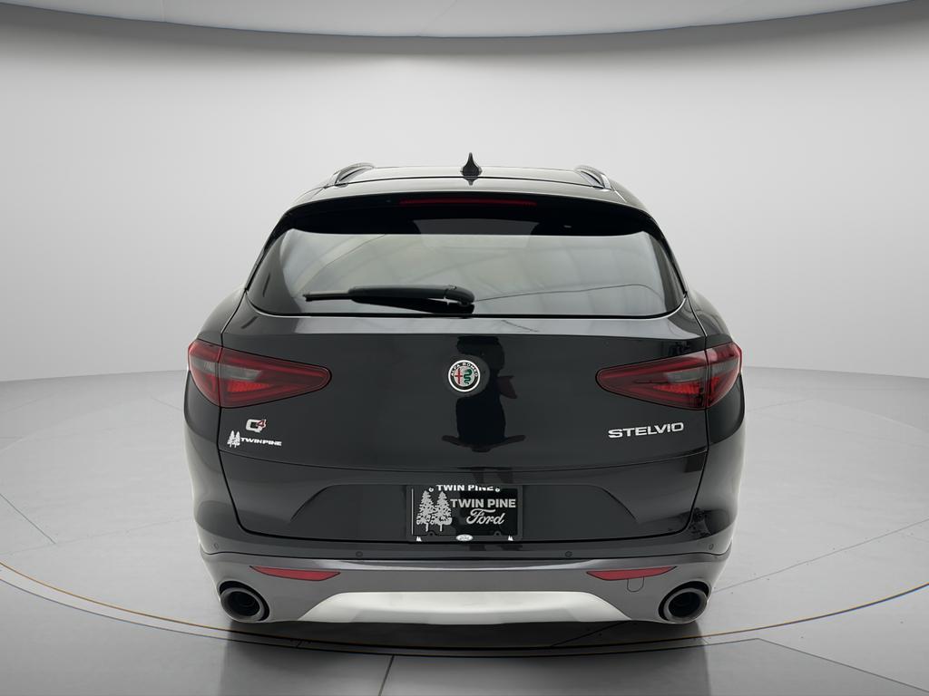 Alfa Romeo Stelvio 2023