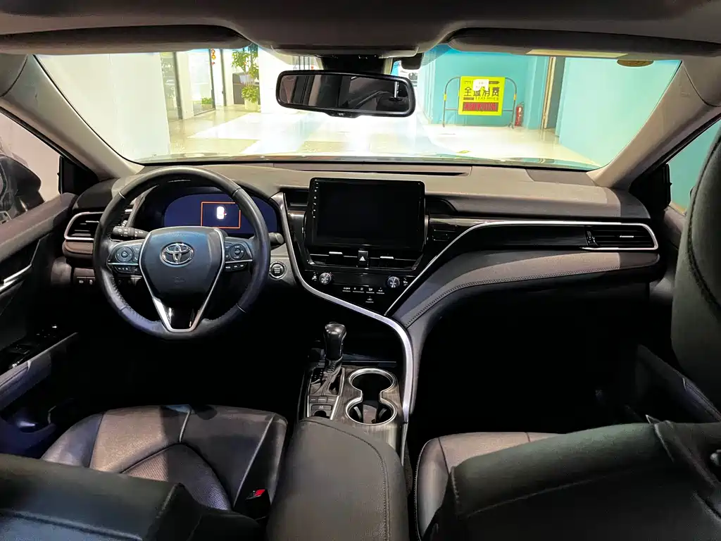 Toyota Camry 2024