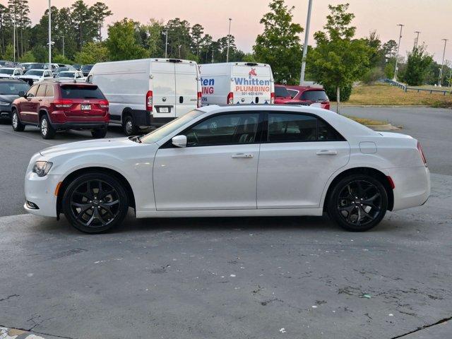 Chrysler 300 2023