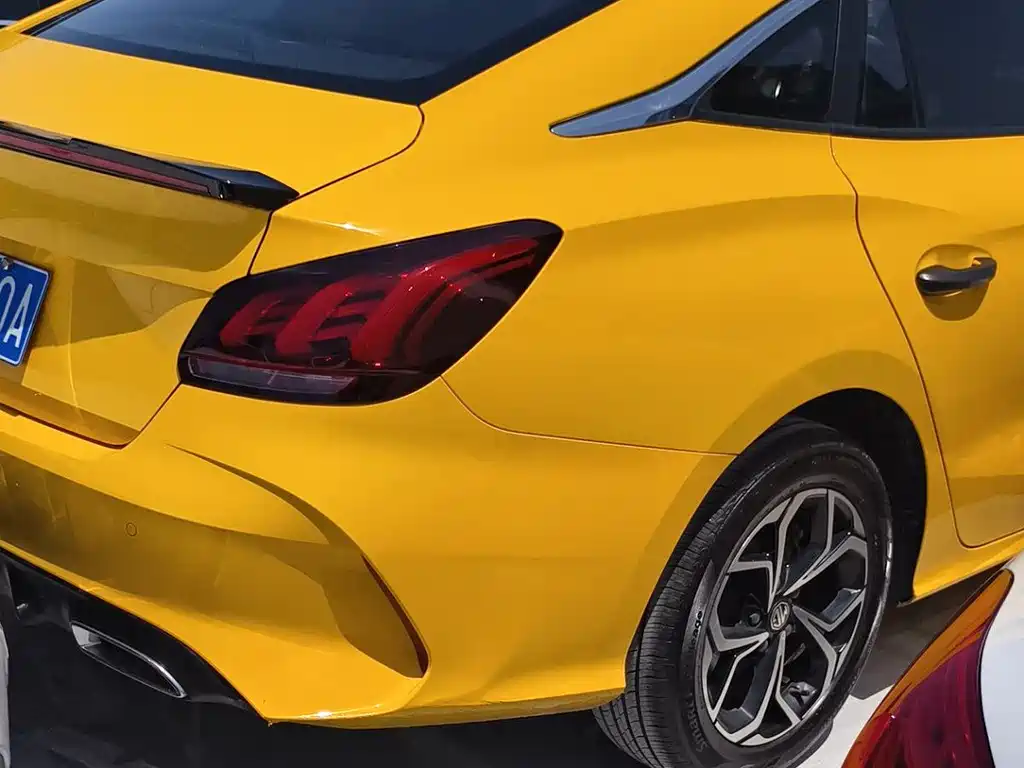MG MG5 2021