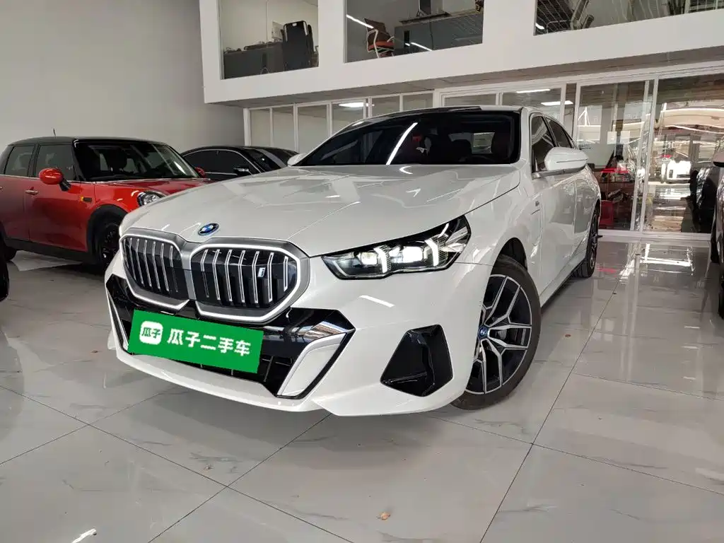 BMW i5 2025