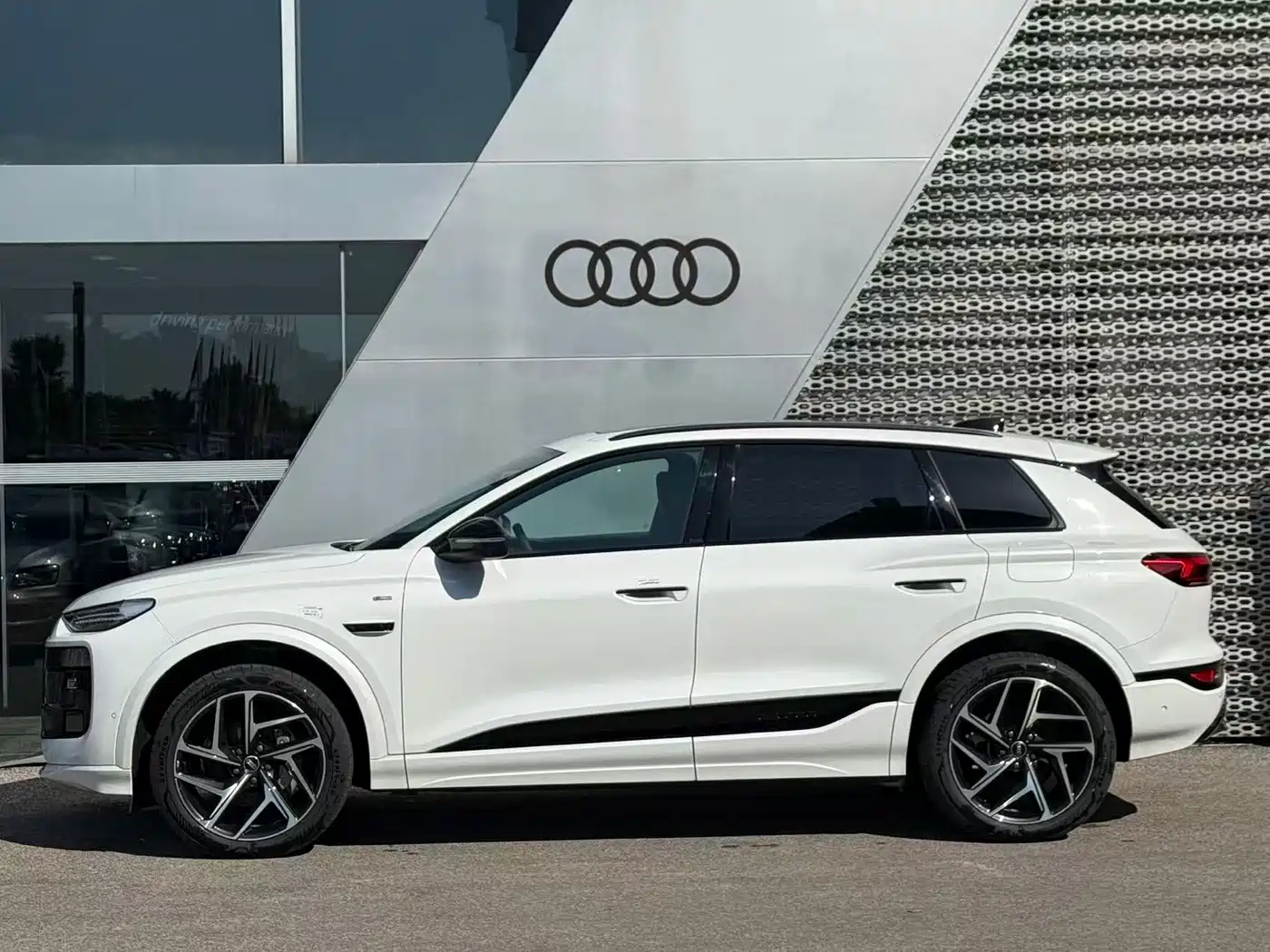 Audi e-tron 2026