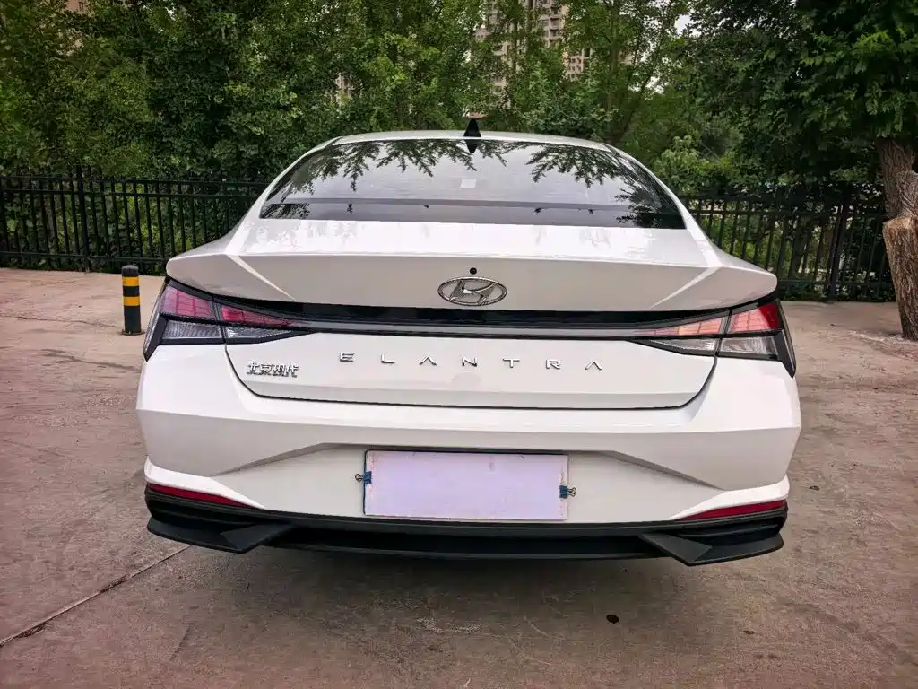 Hyundai Elantra 2023
