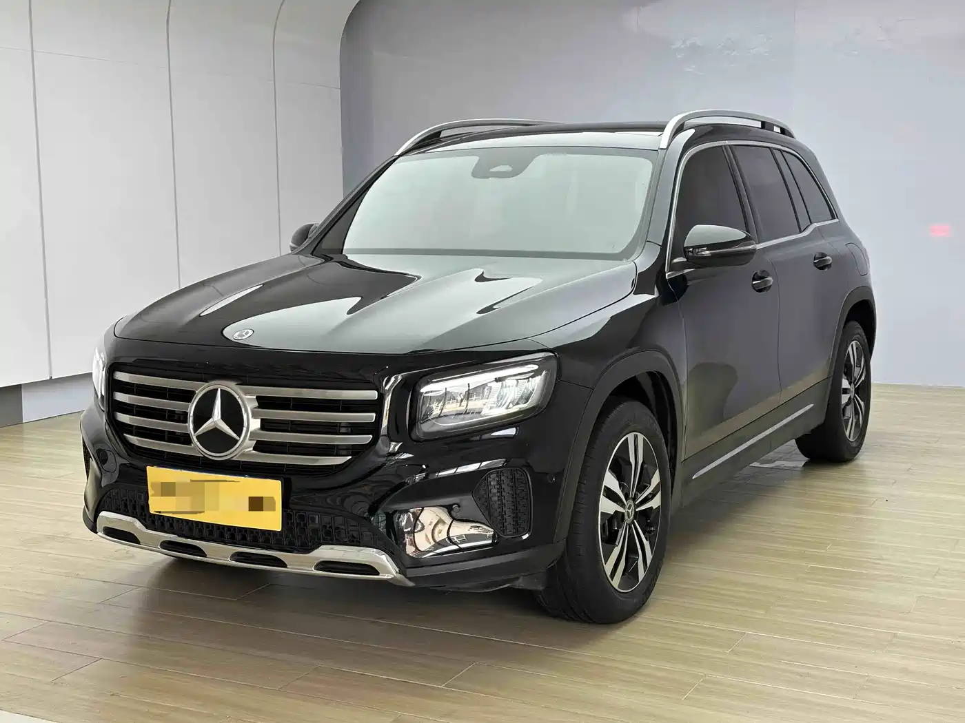 Mercedes-Benz GLB 2024