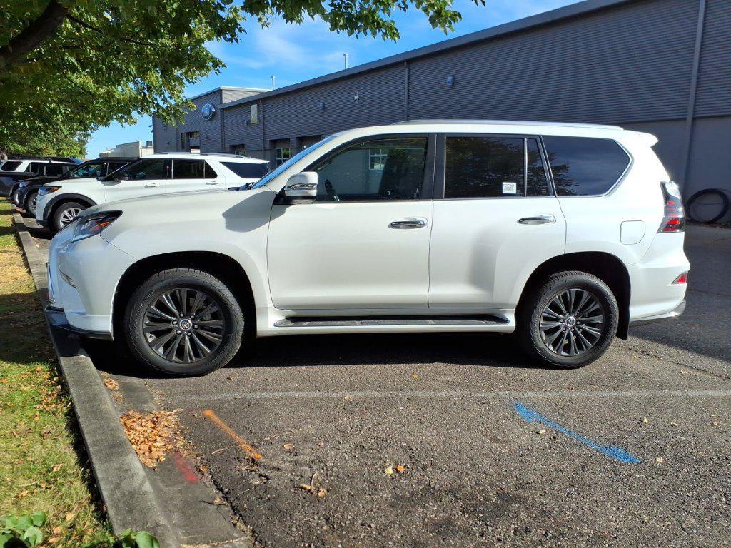Lexus GX 2023
