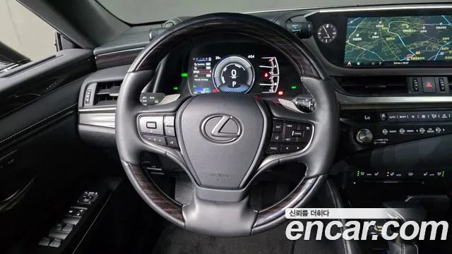 Lexus ES 2021