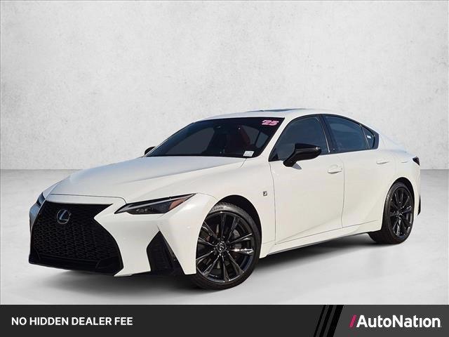 Lexus IS 2025