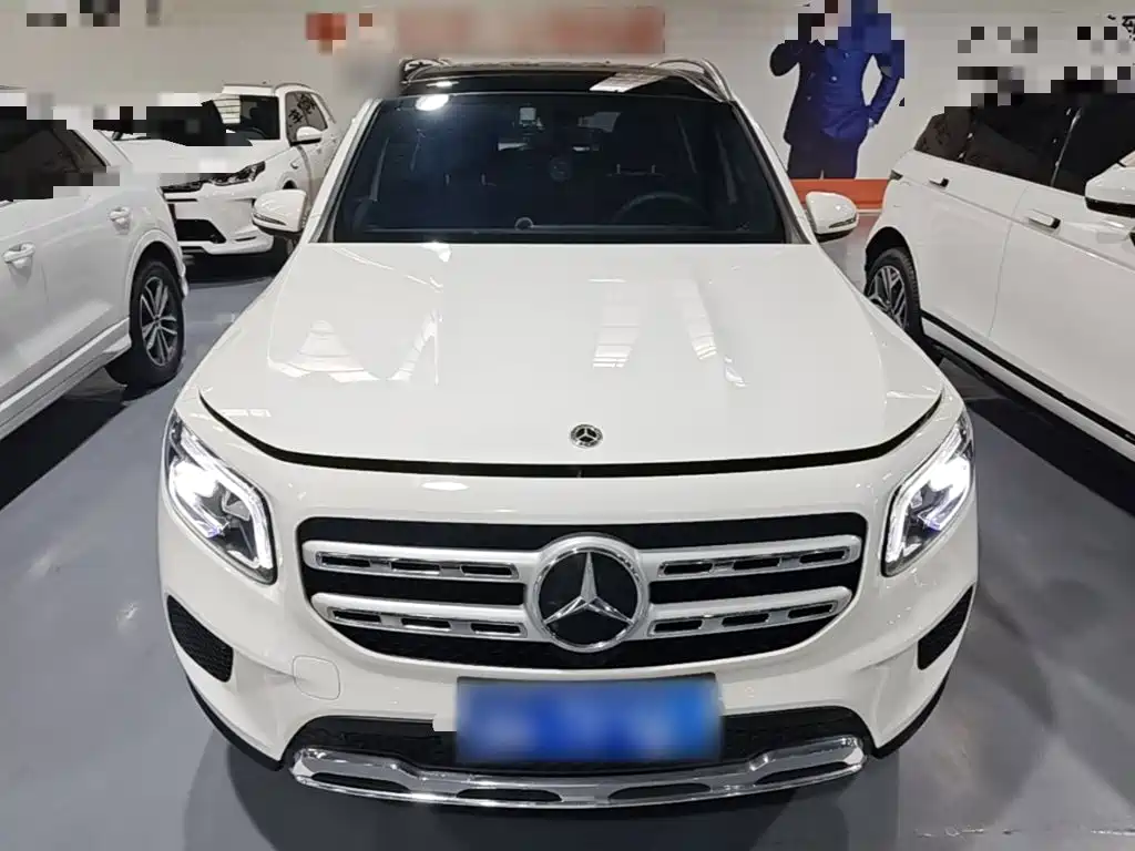 Mercedes-Benz GLB 2023