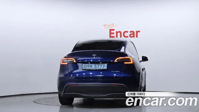 Tesla Model Y 2021