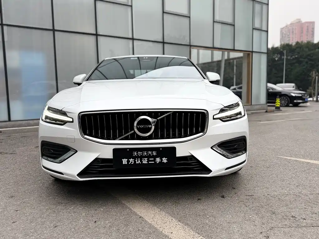 Volvo S60 2024