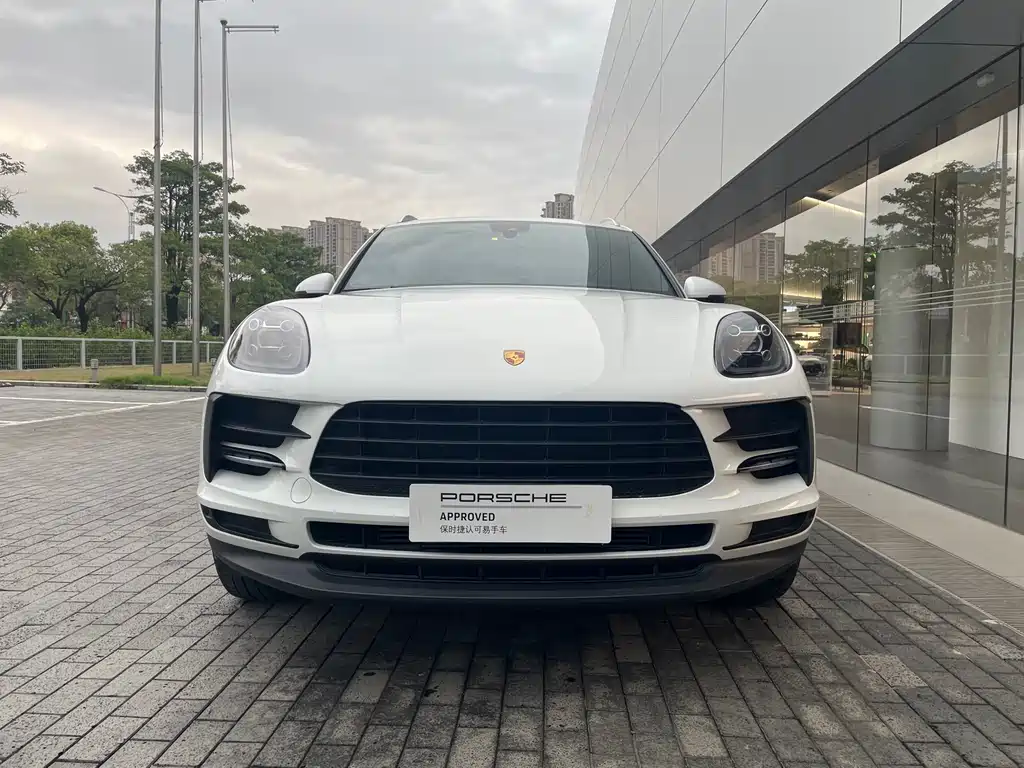 Porsche Macan 2021