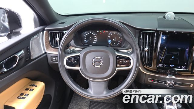 Volvo XC60 2021