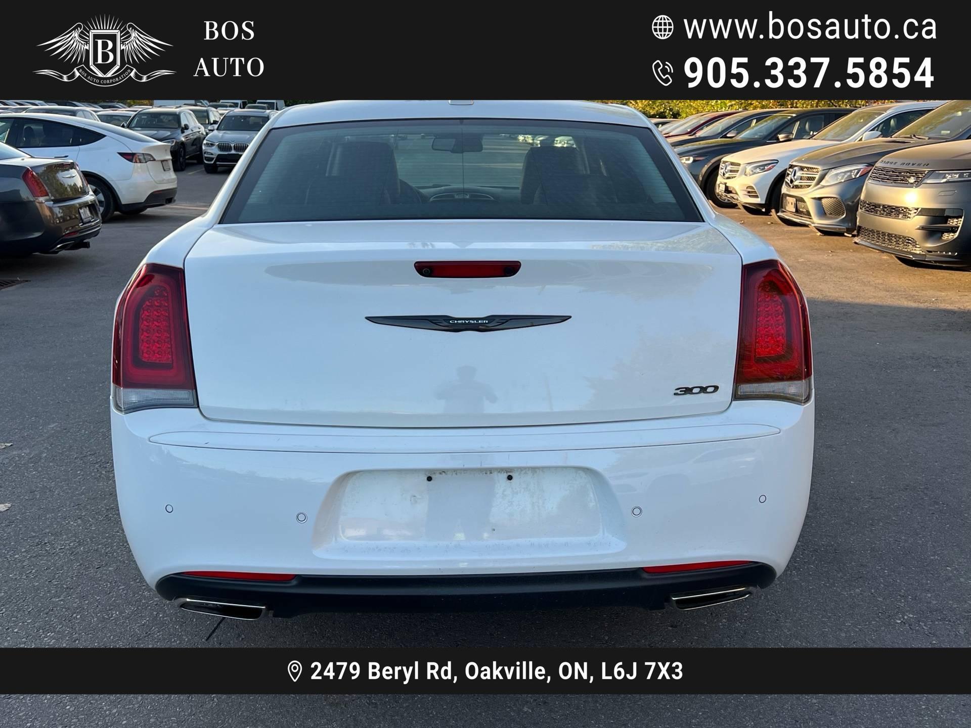 Chrysler 300 2023