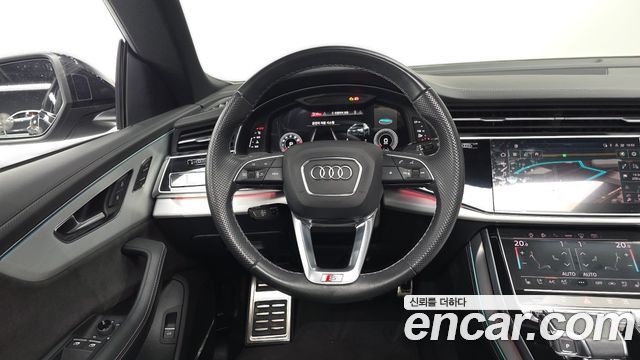 Audi Q8 2021
