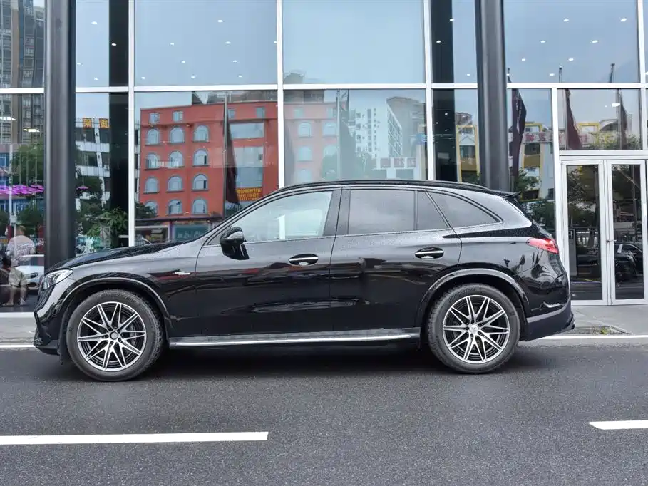 Mercedes-Benz GLC AMG 2025