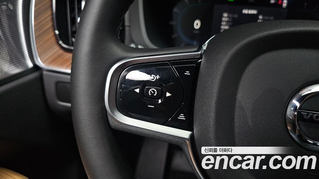 Volvo XC60 2024
