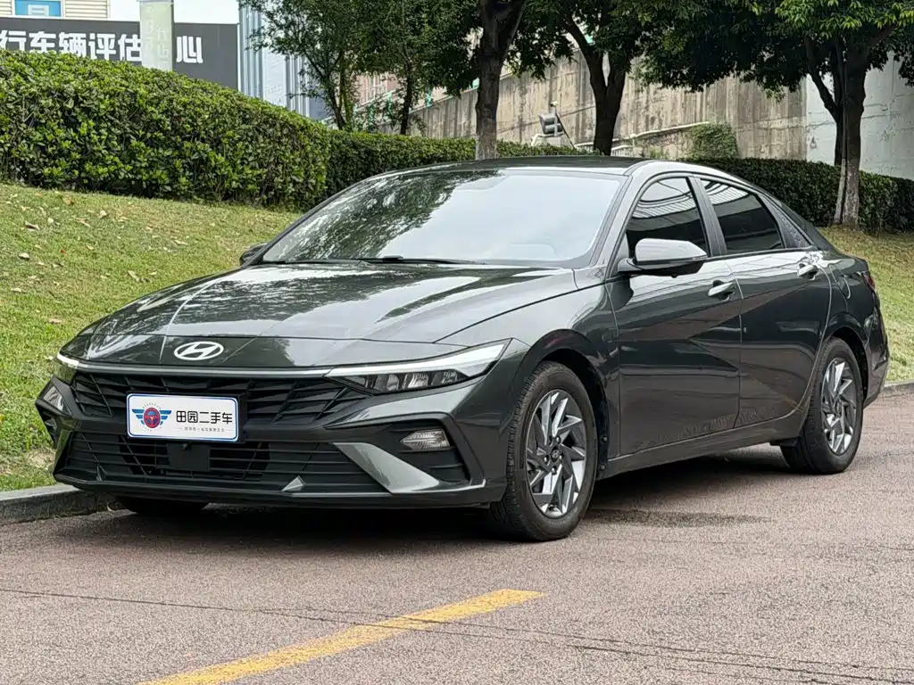 Hyundai Elantra 2024