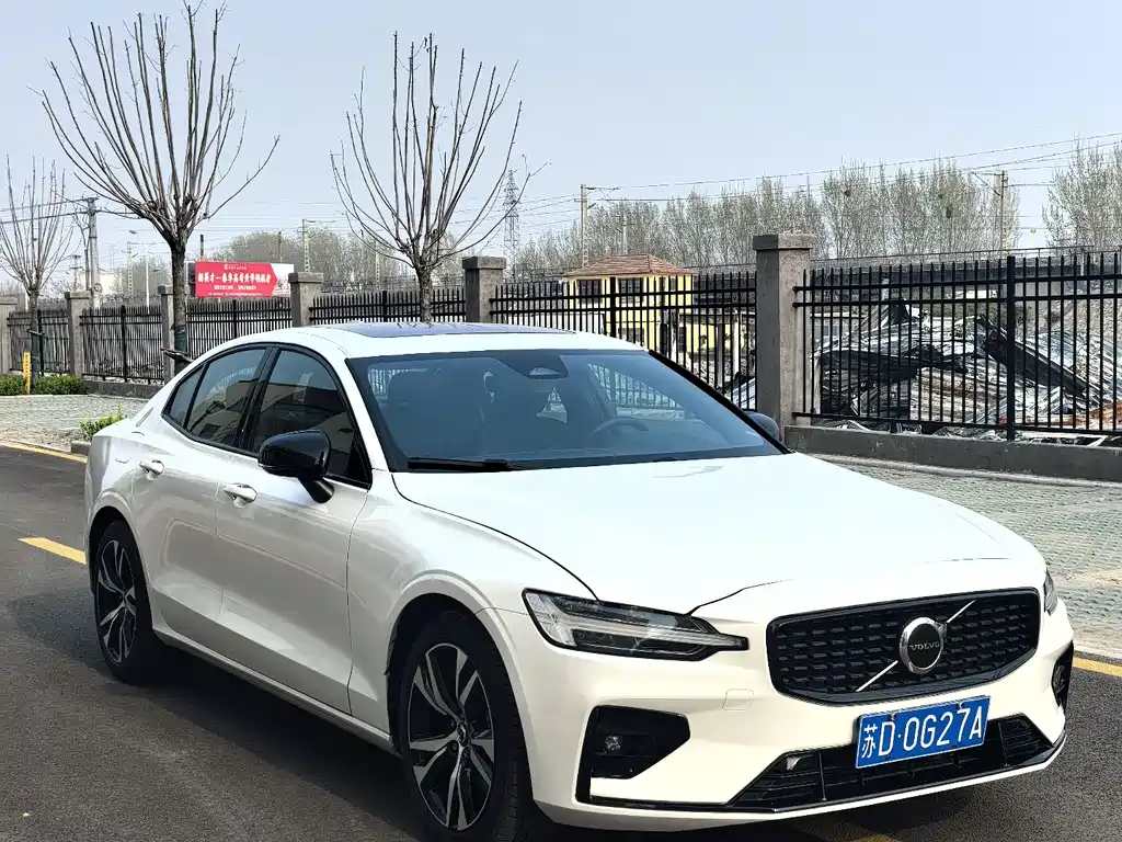 Volvo S60 2024