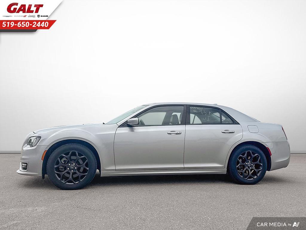 Chrysler 300 2022