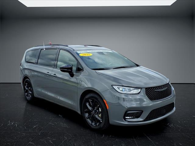 Chrysler Pacifica 2025