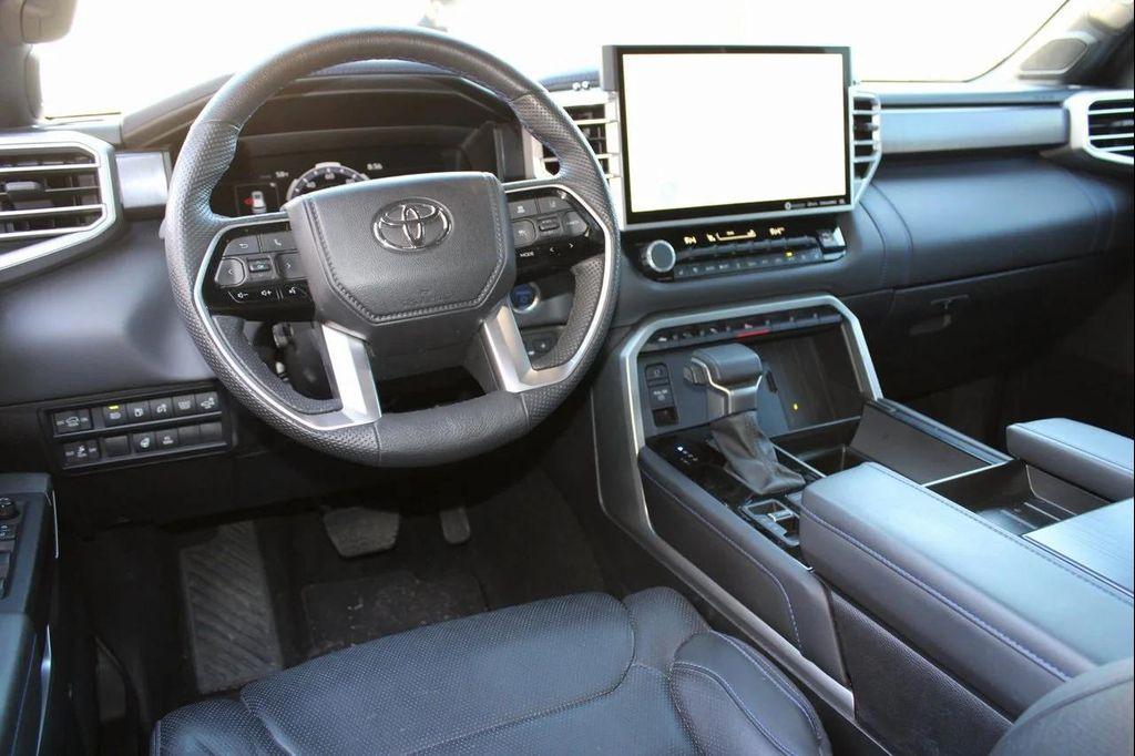 Toyota Sequoia 2024