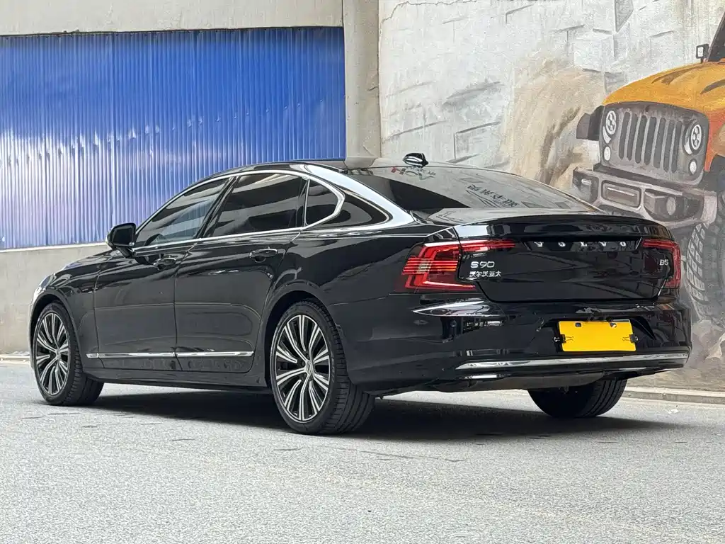 Volvo S90 2024