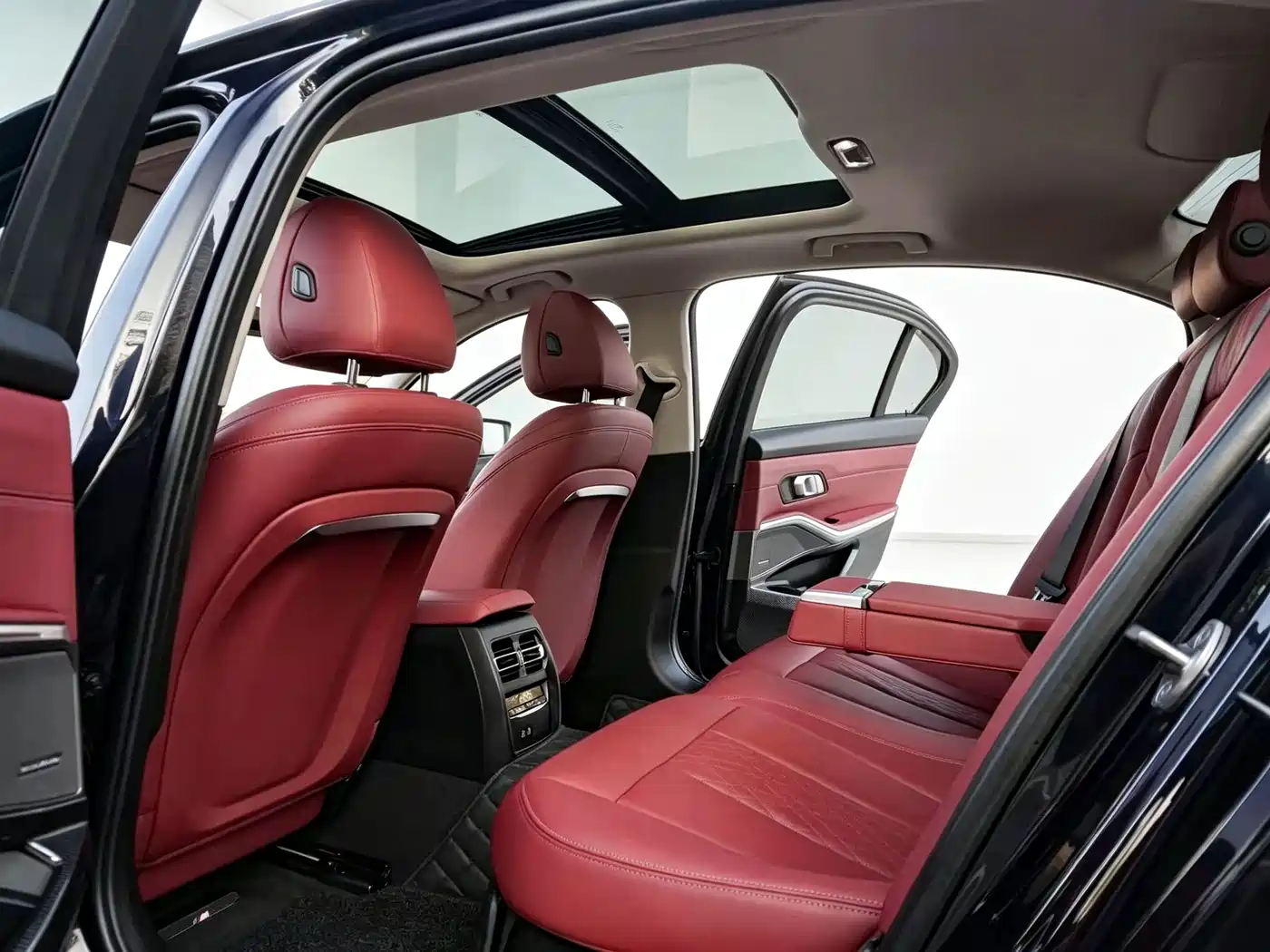 BMW 3 серии 2023