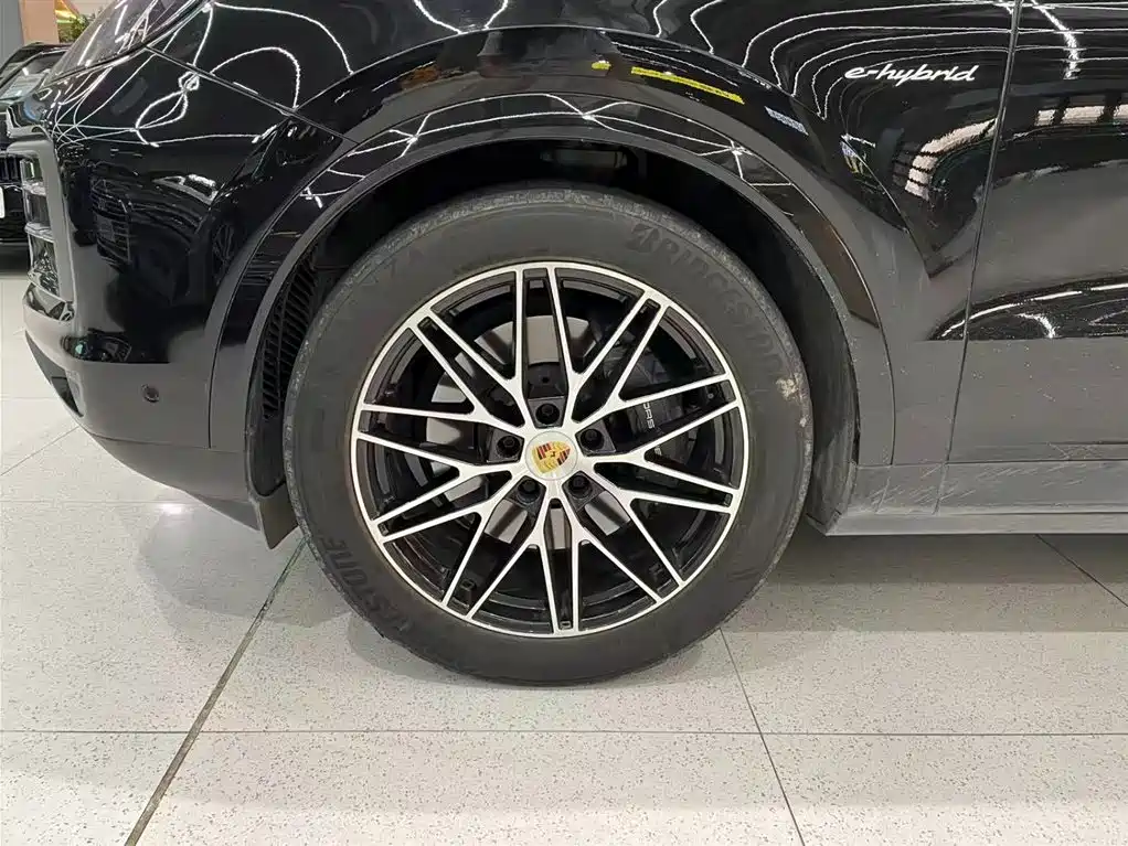 Porsche Cayenne 2023