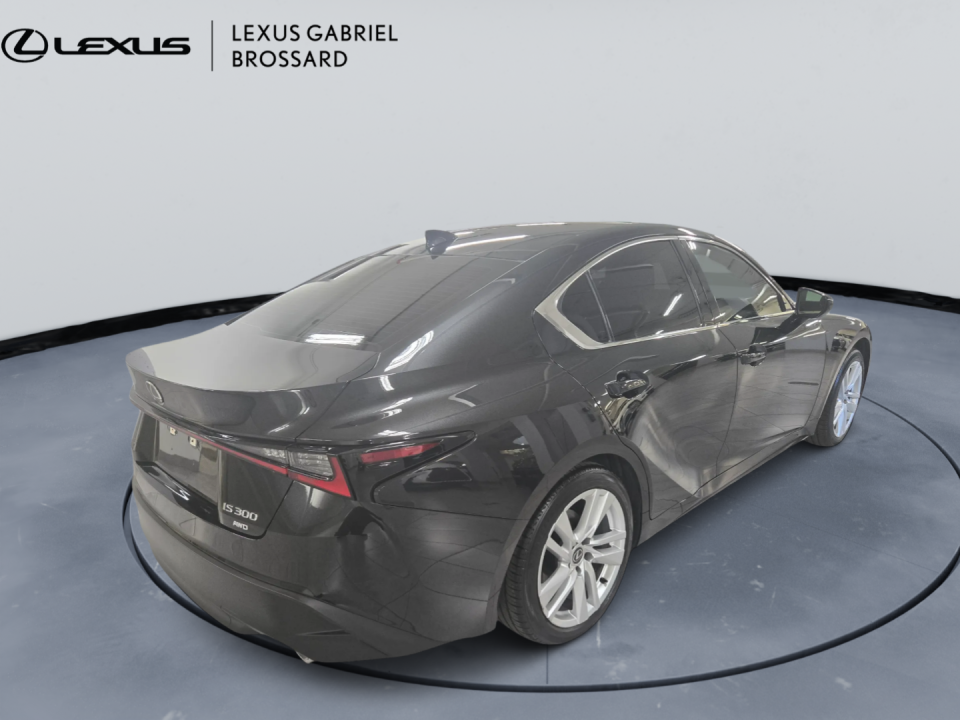 Lexus IS 2024