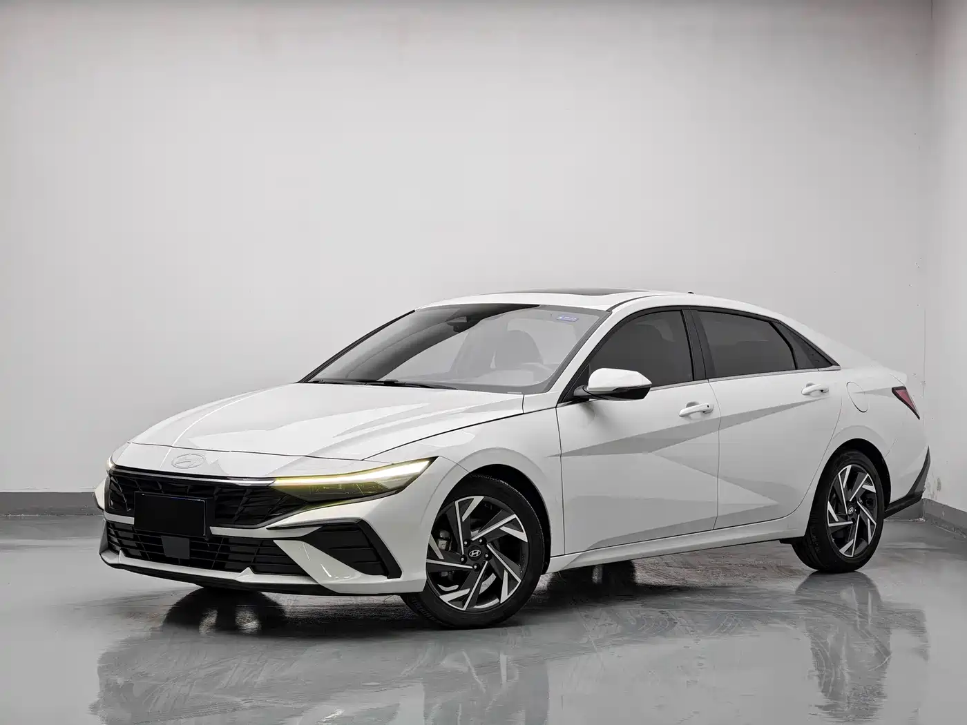 Hyundai Elantra 2023