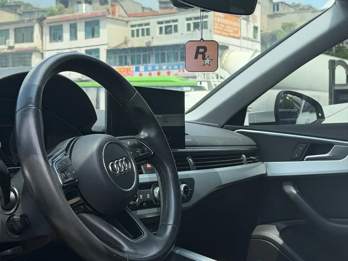 Audi A4 2022