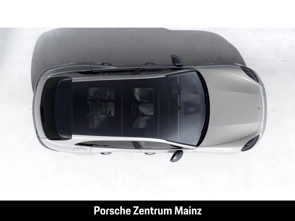 Porsche Panamera 2021
