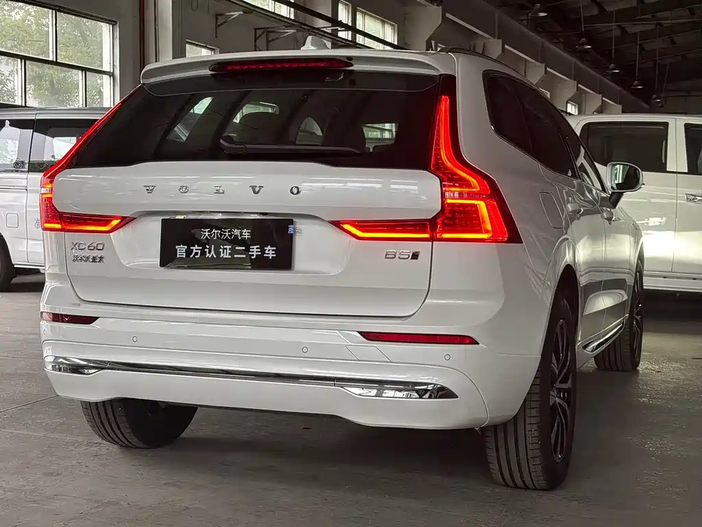 Volvo XC60 2025