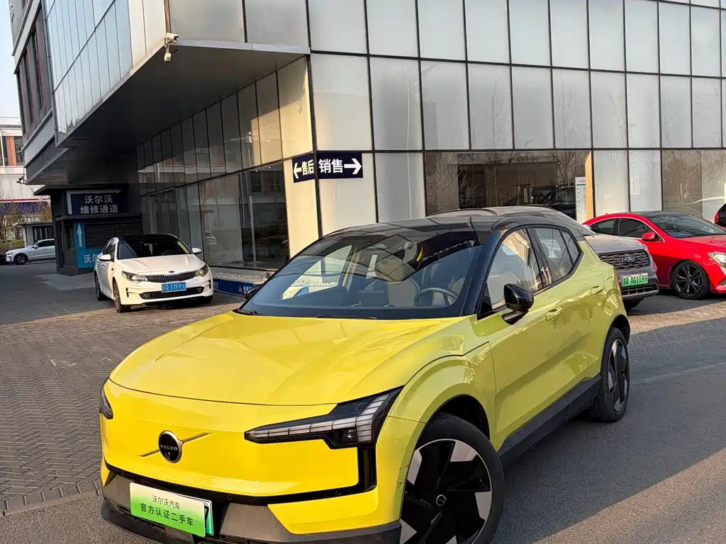 Volvo EX30 2024
