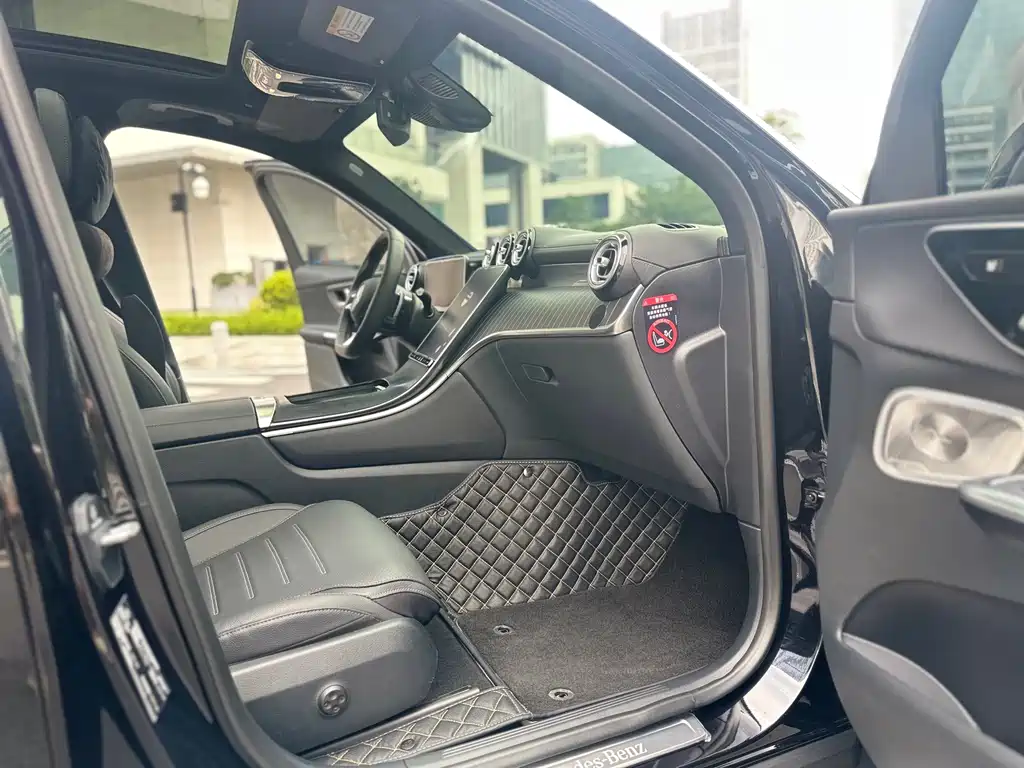 Mercedes-Benz GLC 2025